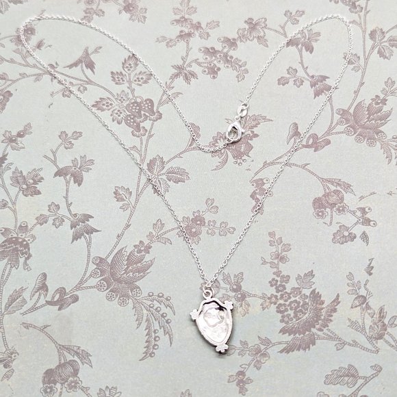 Art Nouveau Framed Rose Silver Necklace - Picture 3 of 3